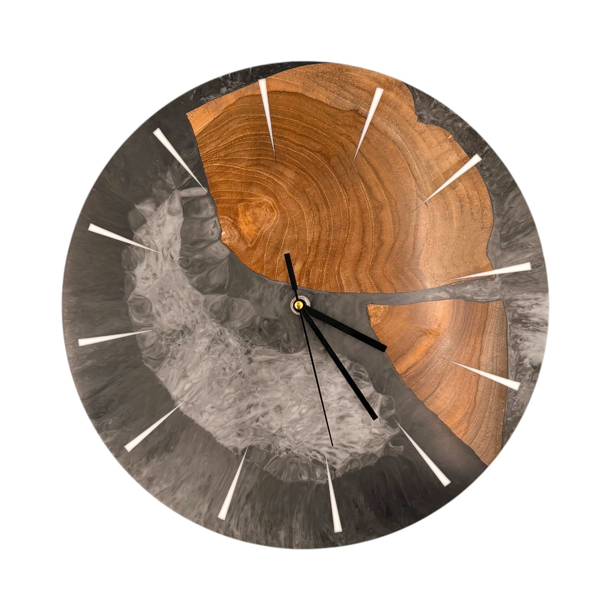 Grande horloge murale en résine époxy